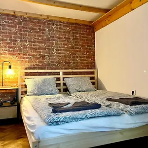  Apartament With Free Parking