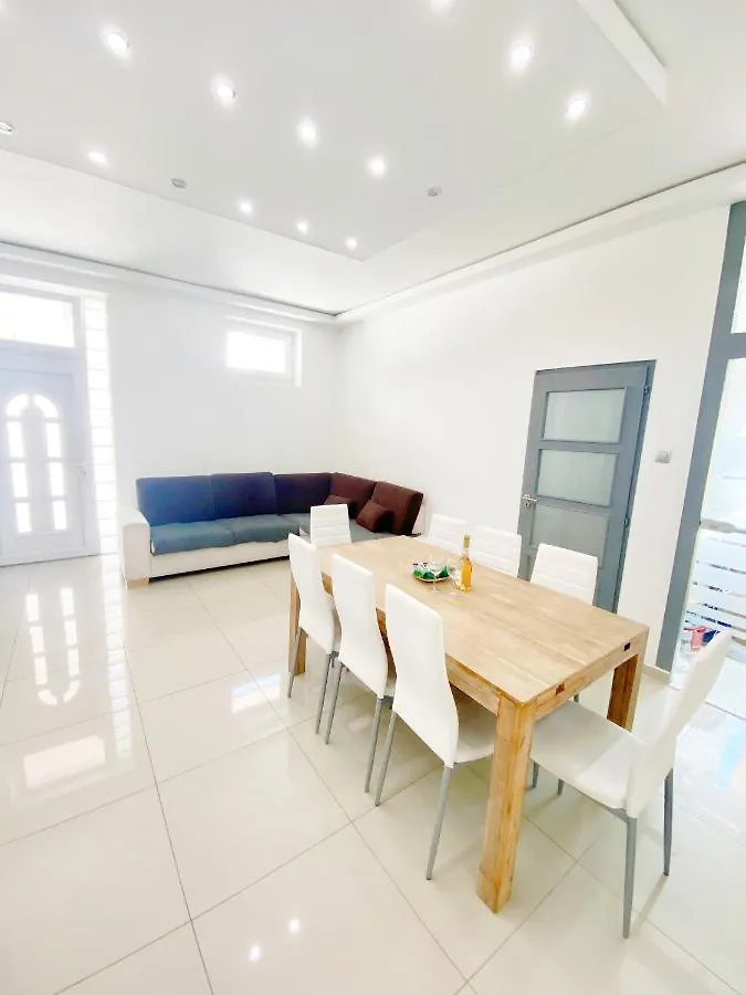 Luxury Apartment In The Centre Ac Parking Garden Budapeşte