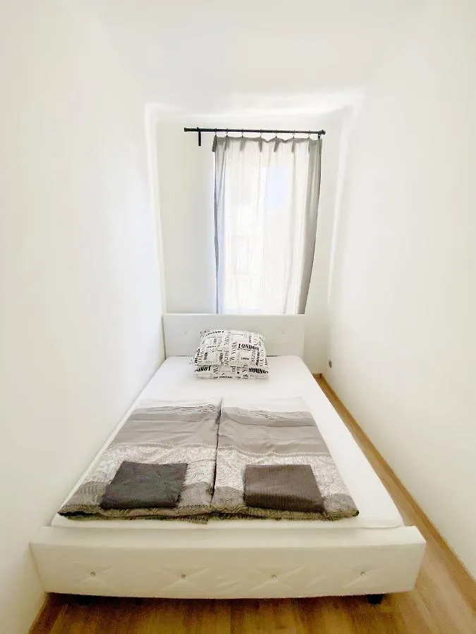 Luxury Apartment In The Centre Ac Parking Garden Budapest